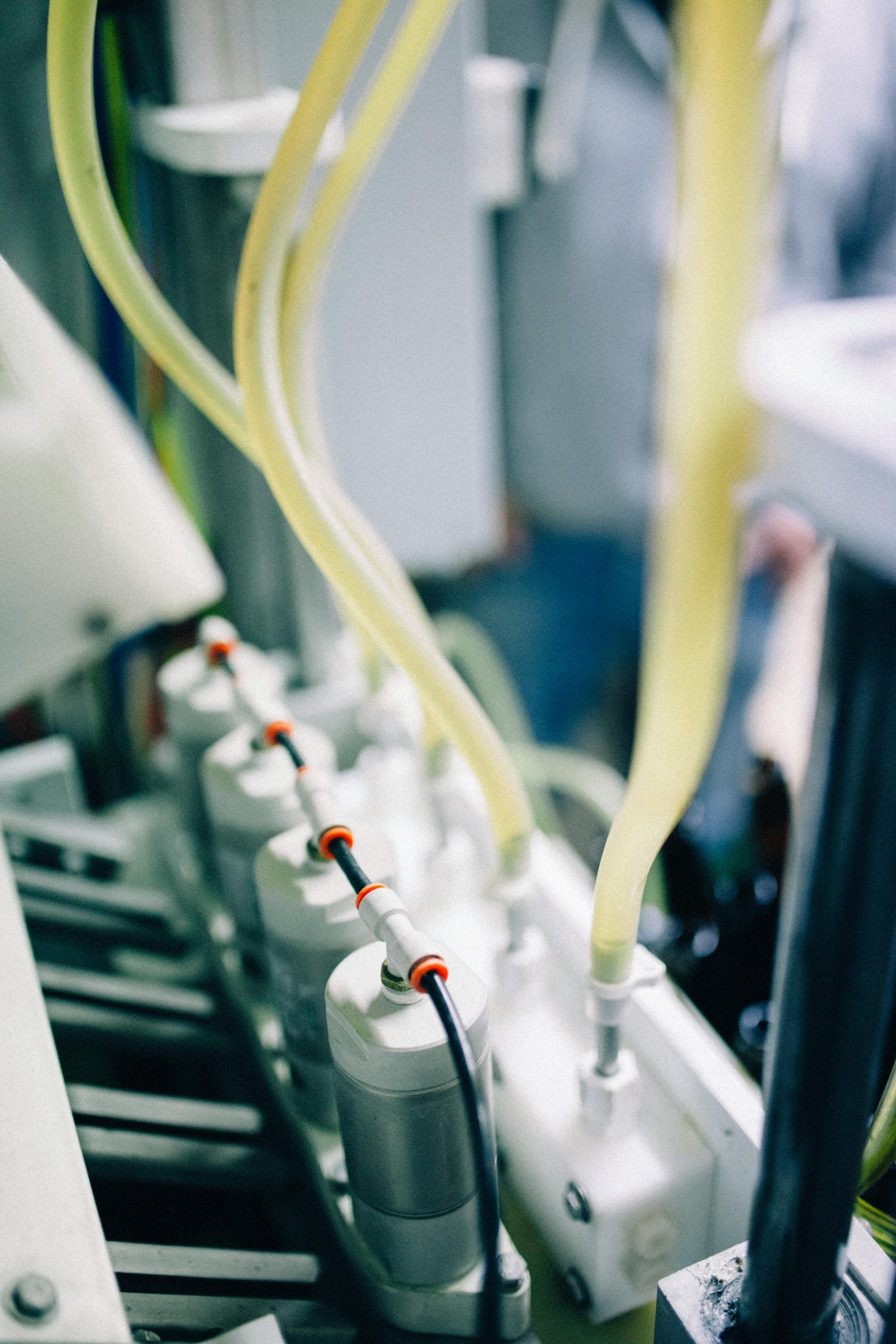 MillerCoors returning to bottling their 40s in glass, abandoning plastic.