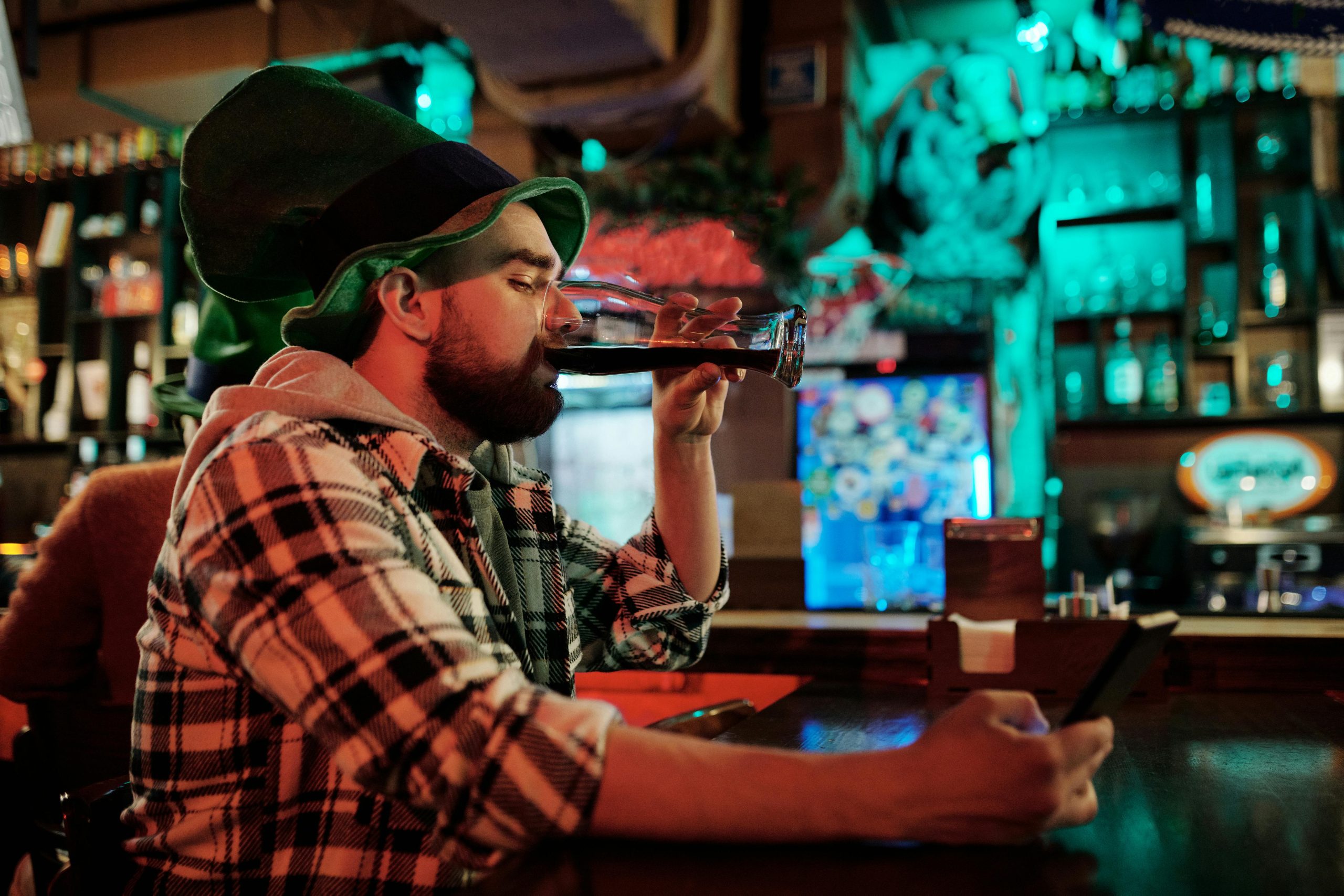 Drinking Beer Slows Down Alzheimer’s And Parkinson’s Disease