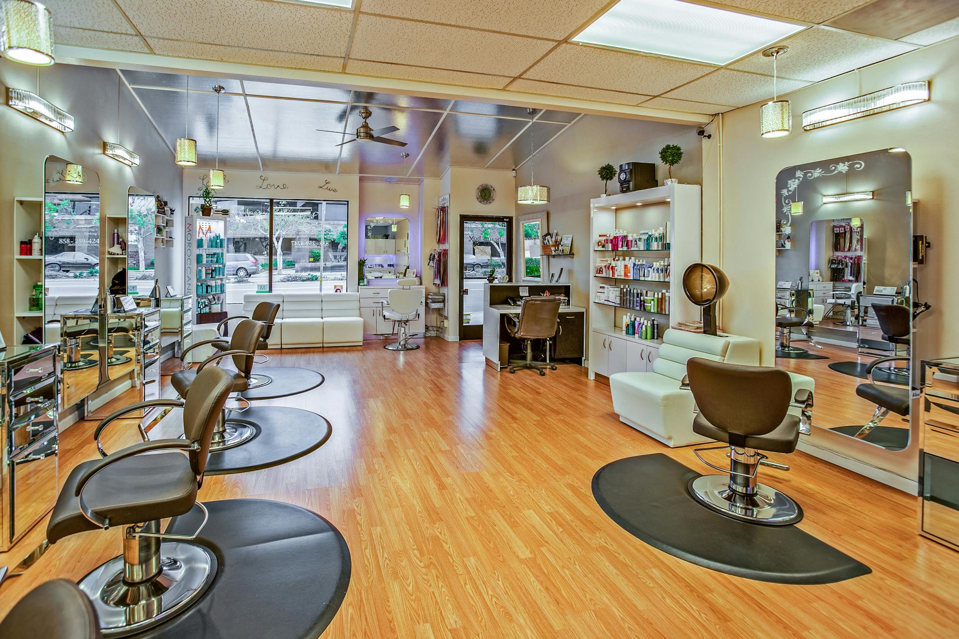 California lawmakers approve bill for beer at the barber