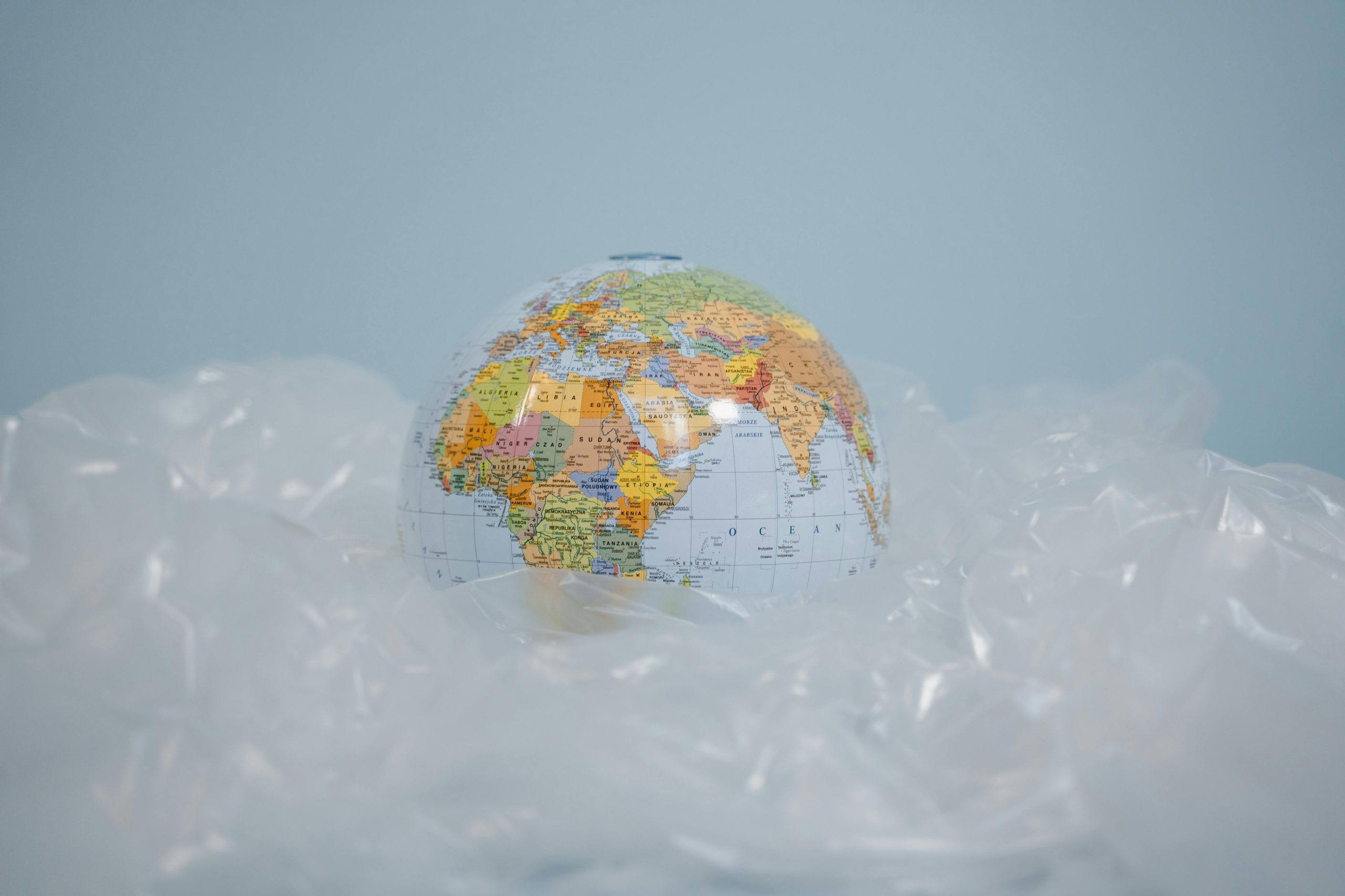 Corona lets beer drinkers pay with plastic waste for World Oceans Day